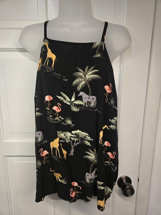 Old Navy Tops - Old Navy Black Safari Cami with Flamingo & Giraffe Motif